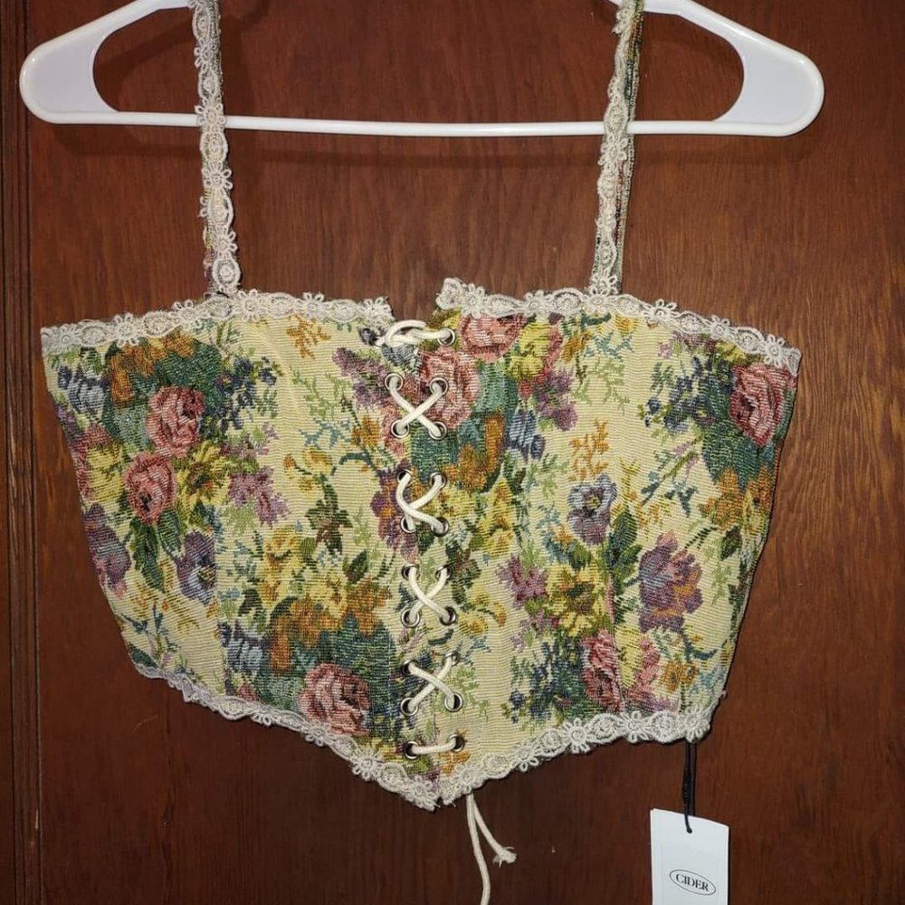 Embroidery Floral Cider Crop